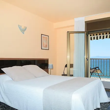 Uhc Acantilados Family Apartment